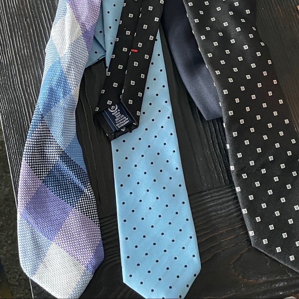 Set of ties
